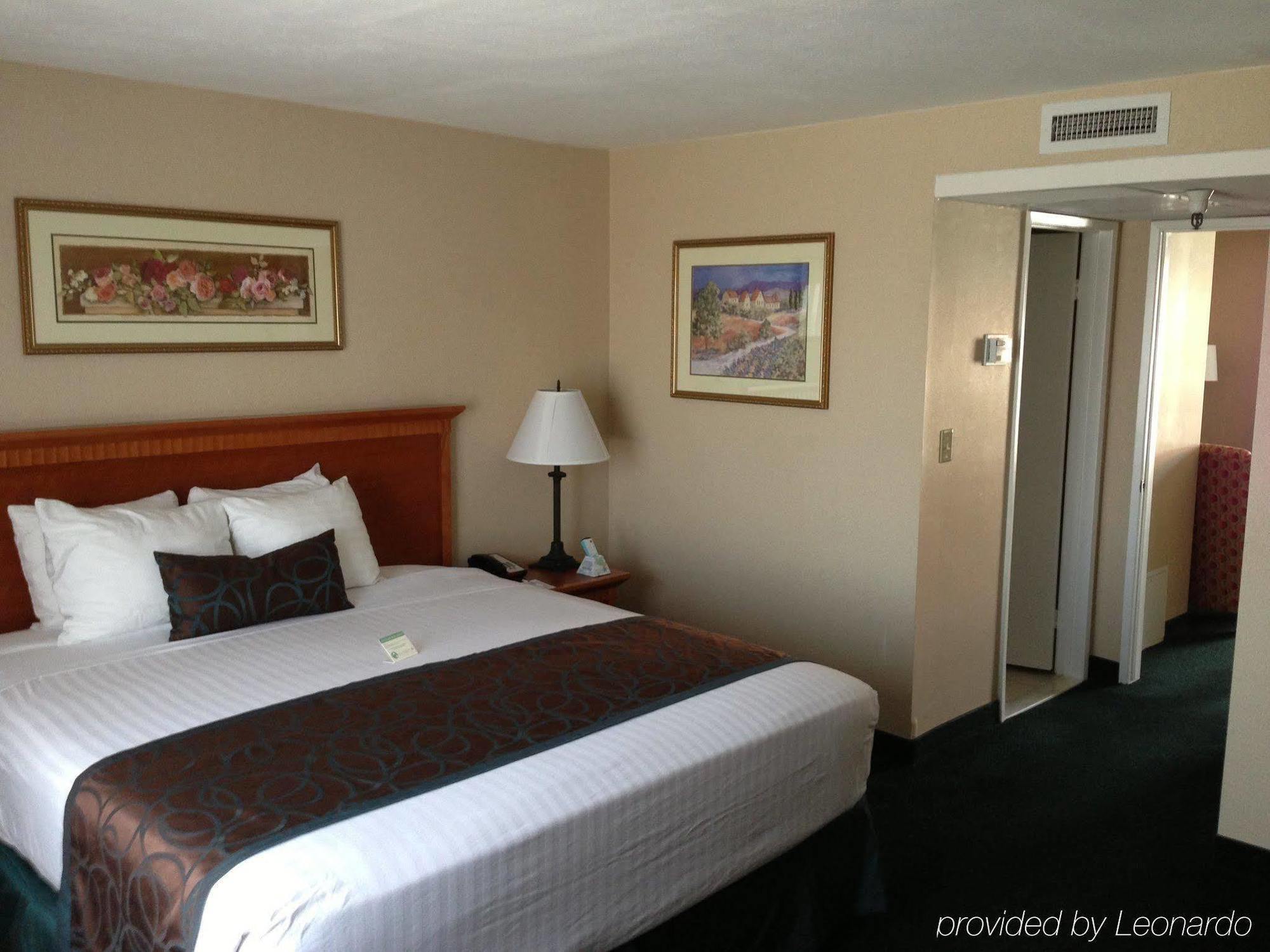 Best Western Pasadena Royale Inn & Suites Eksteriør billede